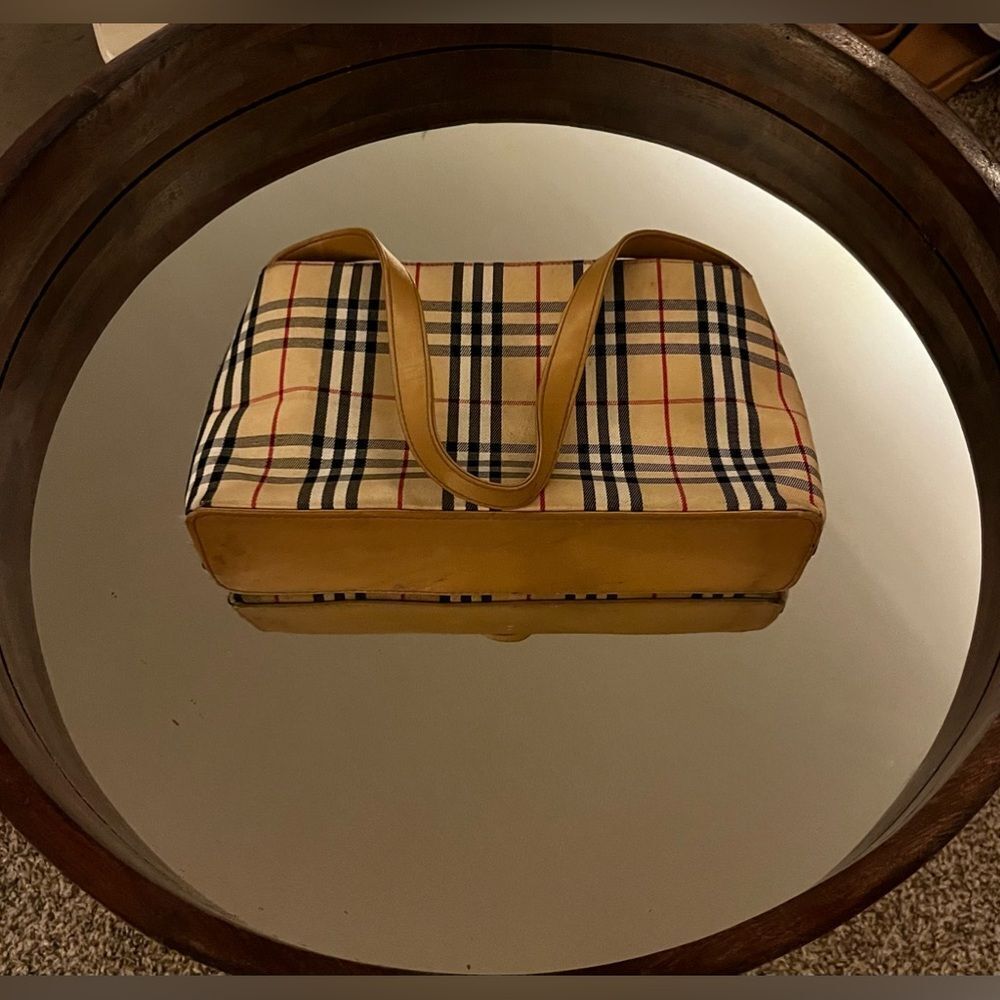 Burberry look-alike Plaid shoulder bag with Tan Accents! Great condition! - Picture 1 of 5